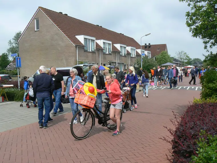 Straatmarkt Noord-Scharwoude (2/2)