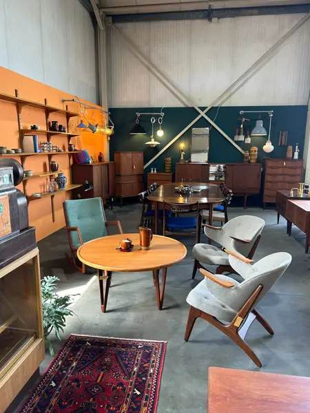 T&T Antiques - Hoogeveen (11/19)