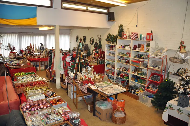 Verkoop van Kerstartikelen - Sassenheim (1/4)