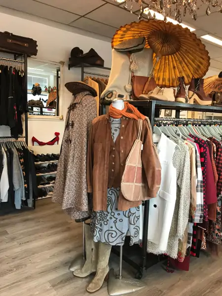 Vintage kledingwinkel PAST TOO - Rotterdam (7/23)