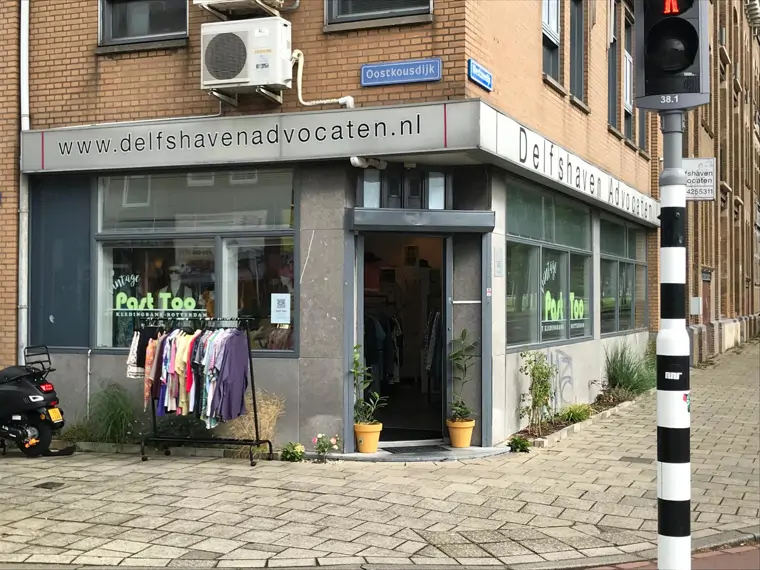 Vintage kledingwinkel PAST TOO - Rotterdam (14/23)