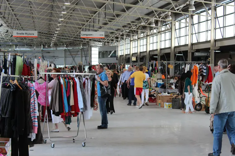 XXL Vlooienmarkt Schaatsbaan